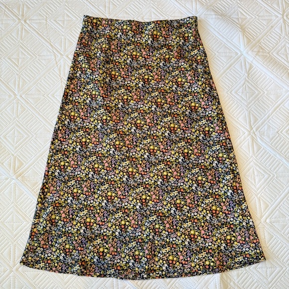 Loft Floral Pull On Midi Skirt Size Small - Picture 4 of 7